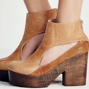 Free People Horizon Tan Leather clogs, Ankle Booties!